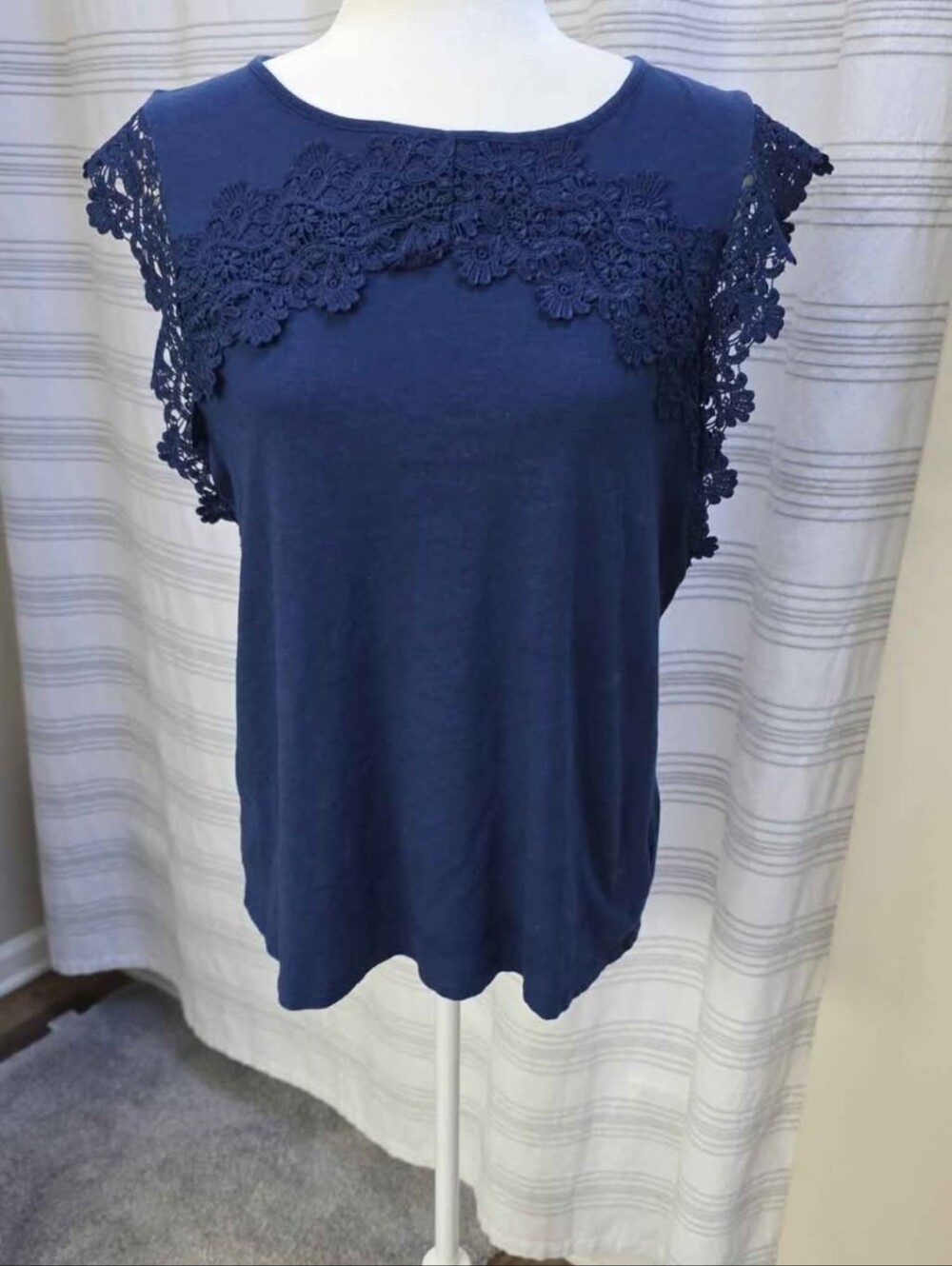 Liz Claiborne Navy Blue Lace Trim Top Size M